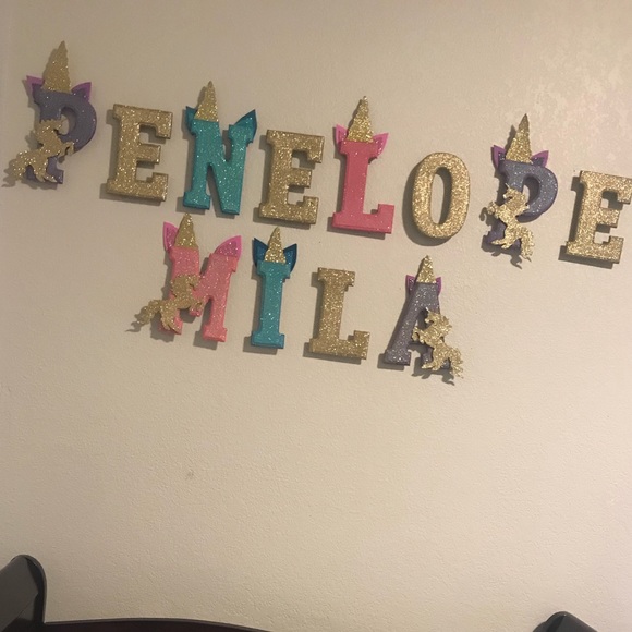 Unicorn Decor PRICE IS NOT WHAT IS LISTED - Picture 3 of 5